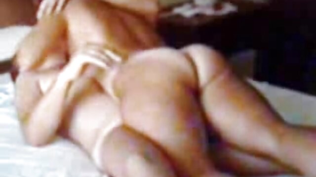 ایچ ڈی کے معیار :  ایک برترین پورن استارها کسبی سے محبت کرتا ہے کہ خود کو بے نقاب کیا ہے اس کے گدا ملاتے ہوئے بستر پر گرم ، شہوت انگیز فحش فلموں 